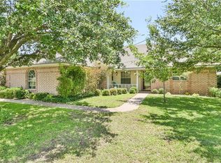 4011 View Point Dr, Granbury, TX 76048