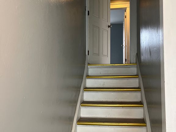 2nd image of 3009 Marvin Ave #Up