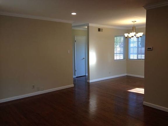 3rd image of 4729 Blackford Ave
