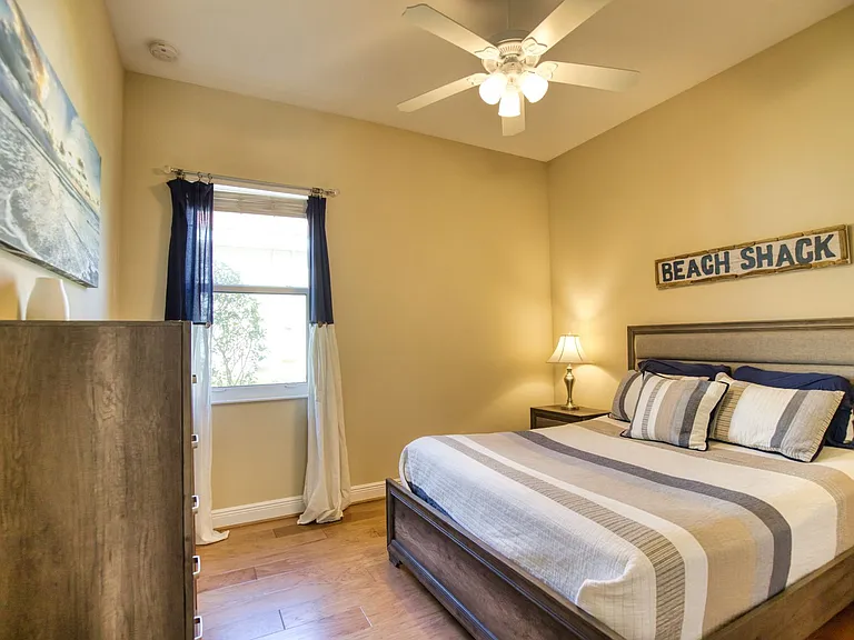 116 Pesaro Dr — Photo 36