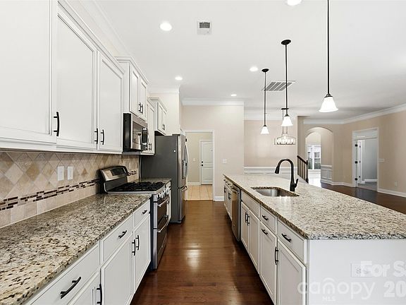 4th image of 9120 Inverness Bay Rd