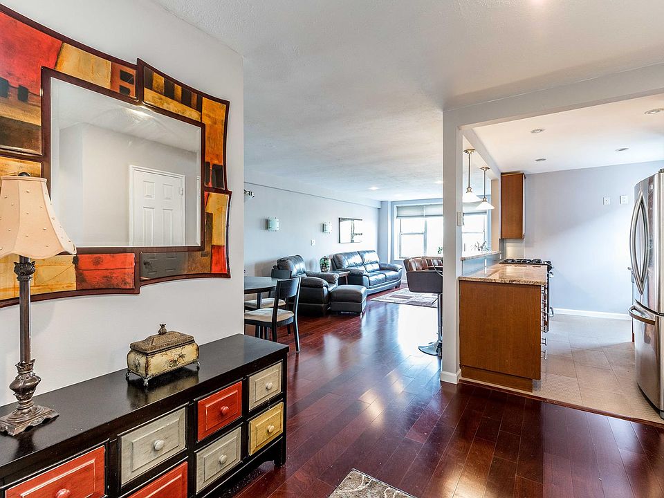 1st image of 20920 18th Ave APT 6E