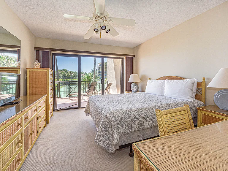 3939 Ocean Dr #201B — Photo 20