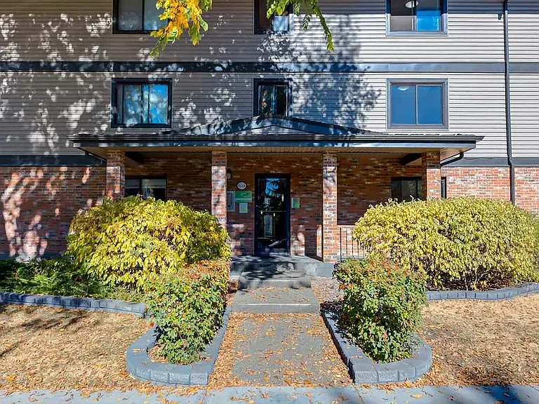 650 Meredith Rd NE — Photo 27