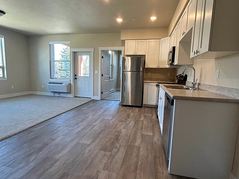 884 SQFT Unit Kitchen