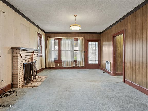 5th image of 4133 Holston Dr