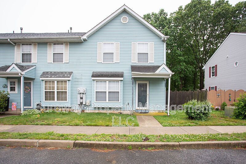 1st image of 12 Grant Ln