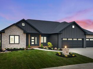 1373 Dixon Pl, Huntertown, IN 46748