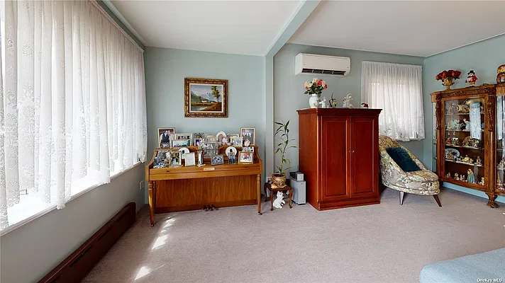 Sold by Trademarko Realty Inc | media 13