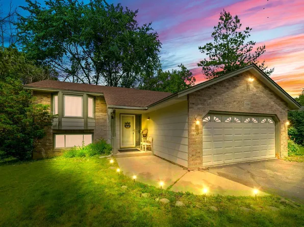 5590 W 134th St, Savage, MN 55378