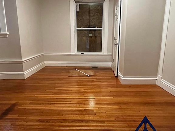 5th image of 1016 Lake Ave Unit 1