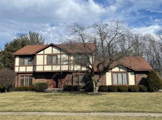 3860 Wolf Creek Cir, Carmel, IN 46033