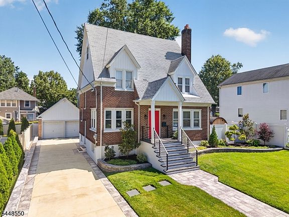 2nd image of 255 Cypress Ave