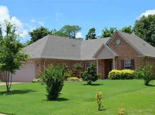 120 Clear Spring Dr, Oakland, TN 38060