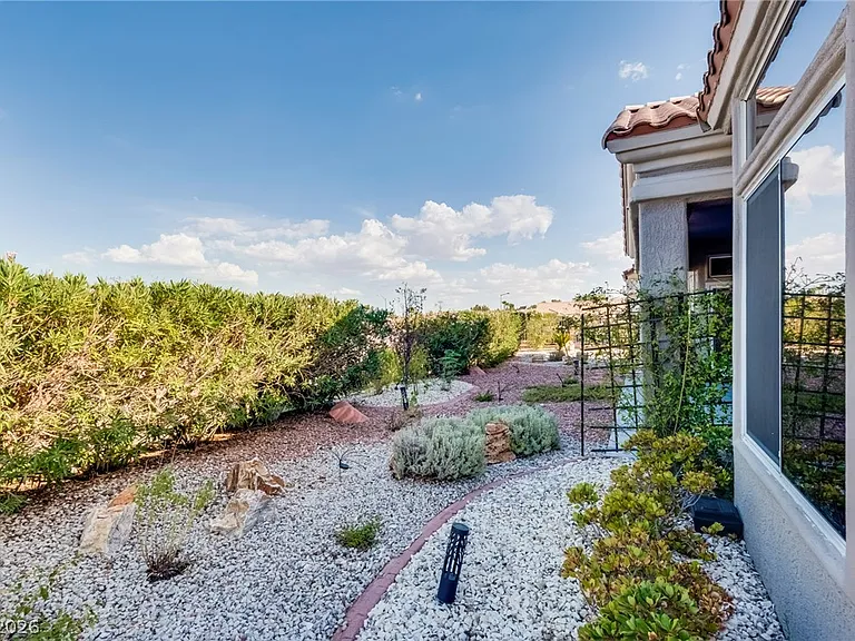 2508 Sandilands Dr — Photo 42
