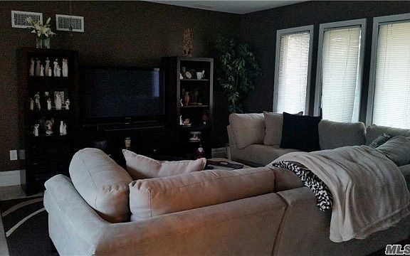 4th image of 2357 Melvin Pl