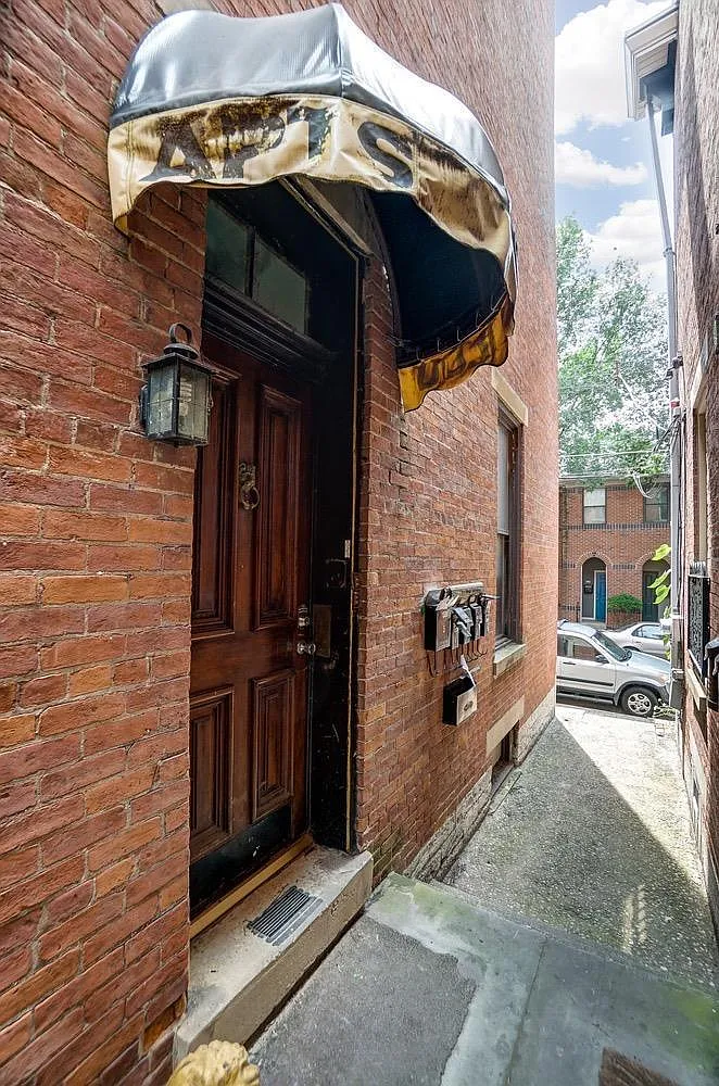 1 bed, 800 sqft, $1,300 — Photo 2