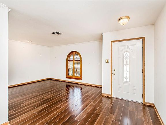 5th image of 1501 Cleary Ave