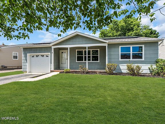 3rd image of 128 Westport Drive