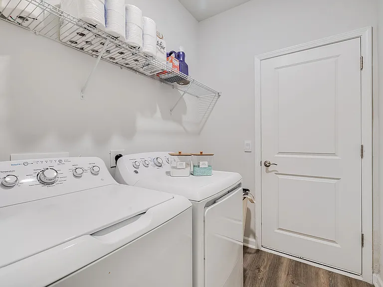 161 Holloway Hl — Photo 36