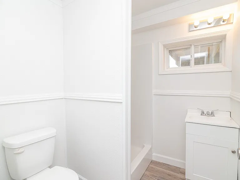 110 N Bluff St — Photo 15