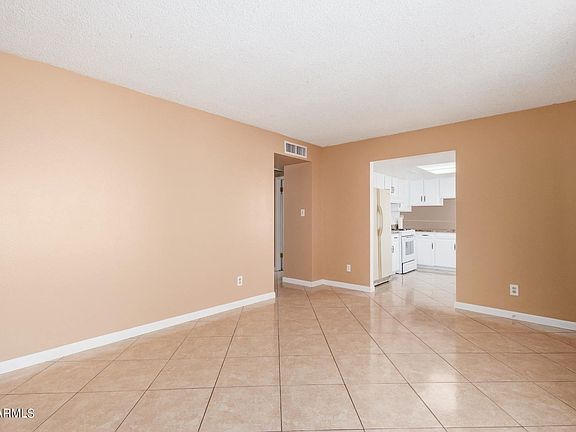 3rd image of 8407 W Glenrosa Ave