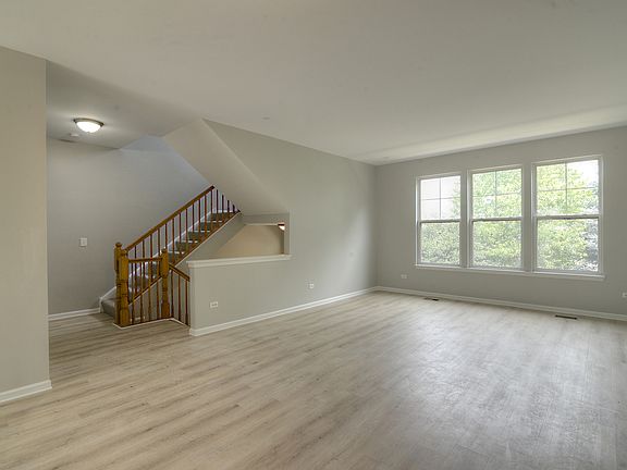 4th image of 5684 Cambridge Way