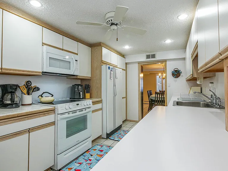100 S Richards Ave #1 — Photo 13