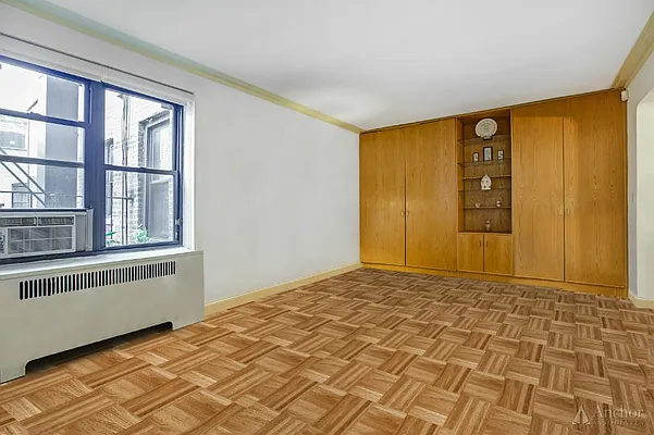 Sold by Anchor Associates | media 6