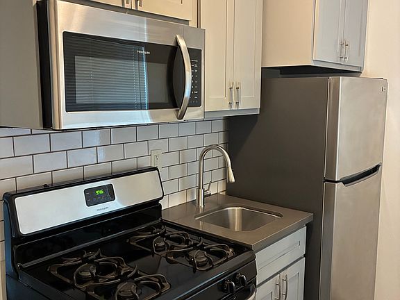 3rd image of 201 W Palmer Ave APT E