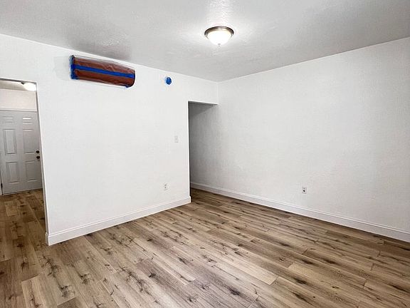 4th image of 1111-1125 Sharazad Blvd #10