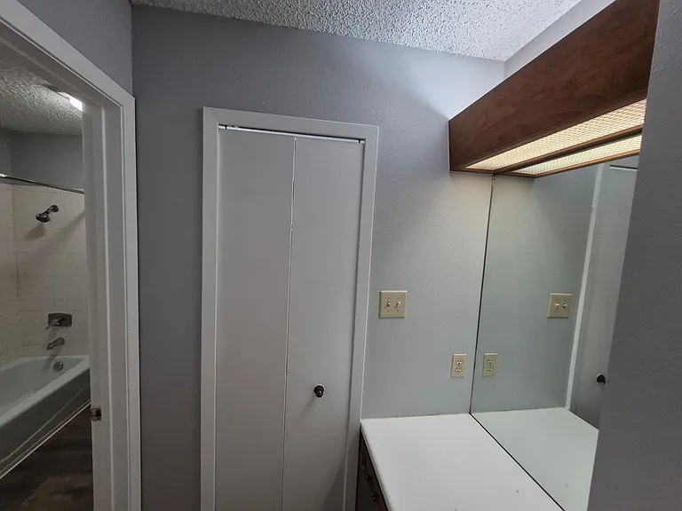14309 Indian Woods — Photo 21