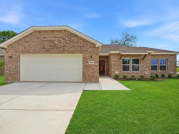 1019 Holiday Dr, Sherman, TX 75090