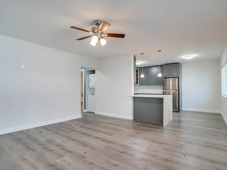 544 Evergreen St — Photo 6