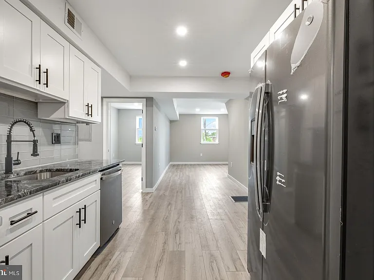 435 W Susquehanna Ave #2 — Photo 3