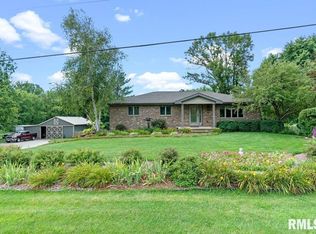 4584 Spaulding Orchard Rd, Springfield, IL 62711
