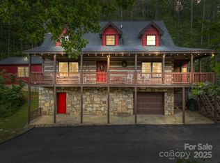 1145 Bearwallow Mountain Rd, Hendersonville, NC 28792