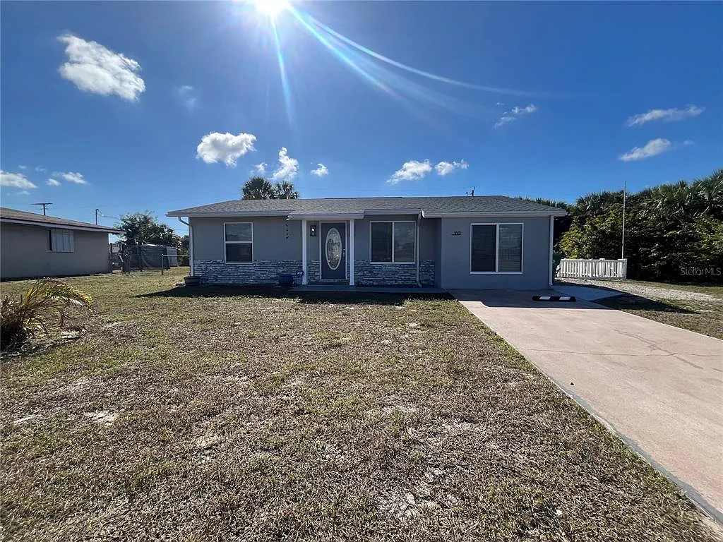 Building Photo - 18113 Cochran Blvd #18113
