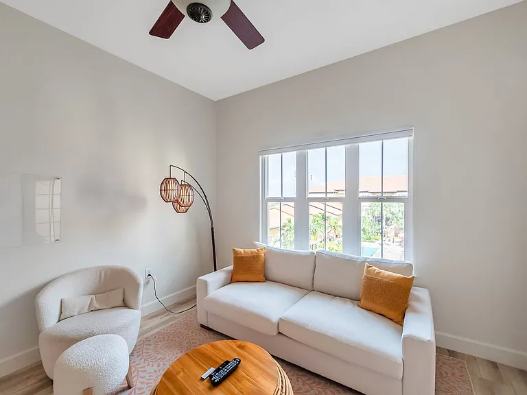 100 4th Ave S #424 — Photo 17