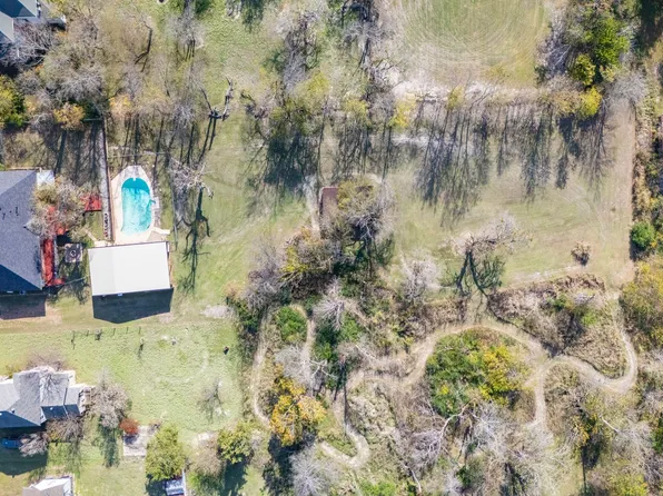 1101 8th St, Honey Grove, TX 75446