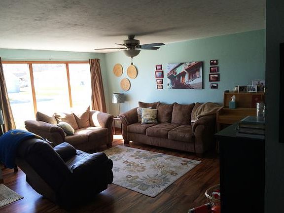 4th image of 1020 Parker Ave