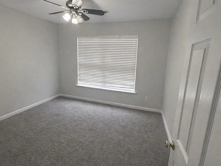 12148 Honor Guard Ave — Photo 13