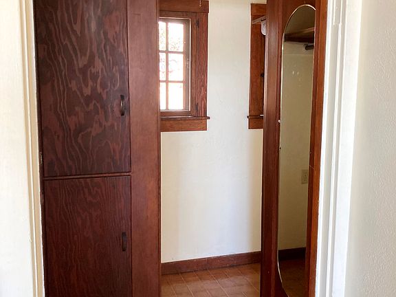 5th image of 276 Hillcrest St