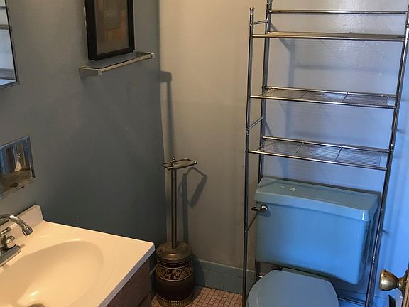 3rd image of 17225 Booth Memorial Ave #2