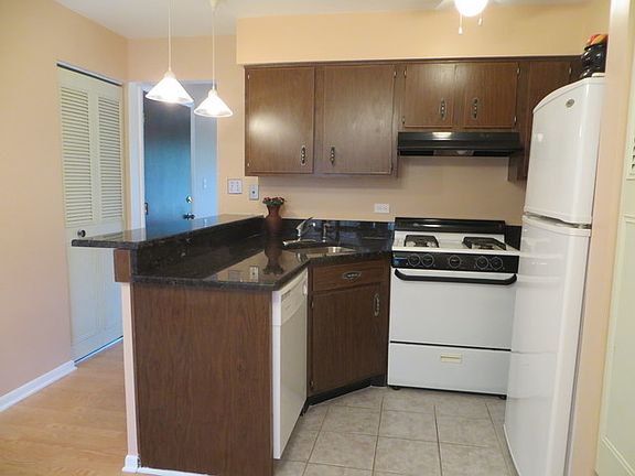 5th image of 620 S Cass Ave APT 2E
