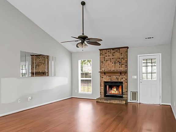 5th image of 117 Saint Awdry St