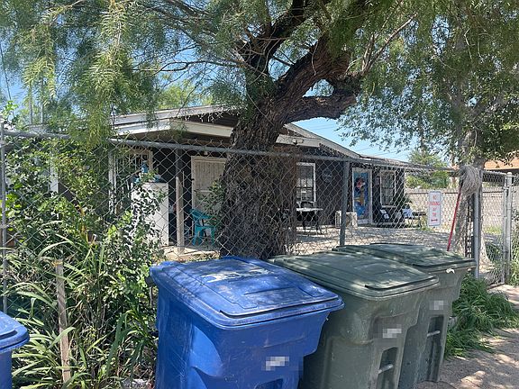 3rd image of 1904 Ventura St