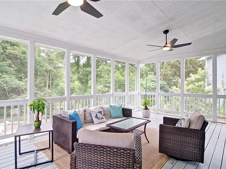 220 Indian Hills Ct — Photo 8