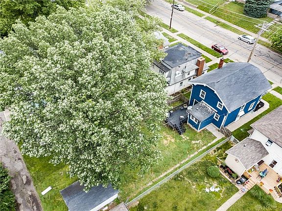 4th image of 102 Bellemonte St