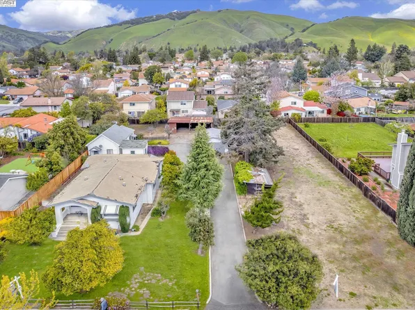 38860 Cherry Ln, Fremont, CA 94536